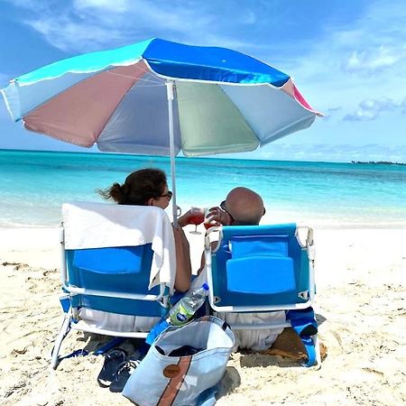 Studio, 100 Feet From The Beach ナッソー エクステリア 写真