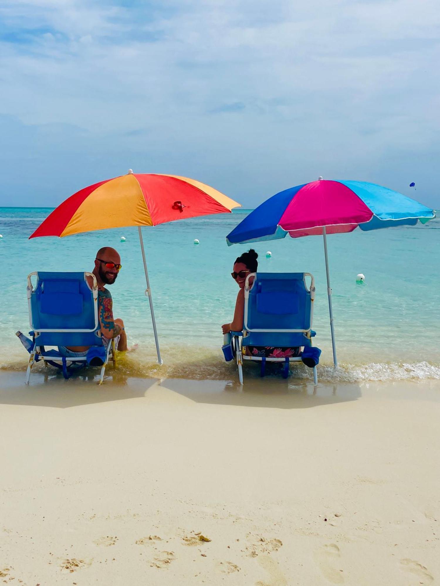 Studio, 100 Feet From The Beach ナッソー エクステリア 写真