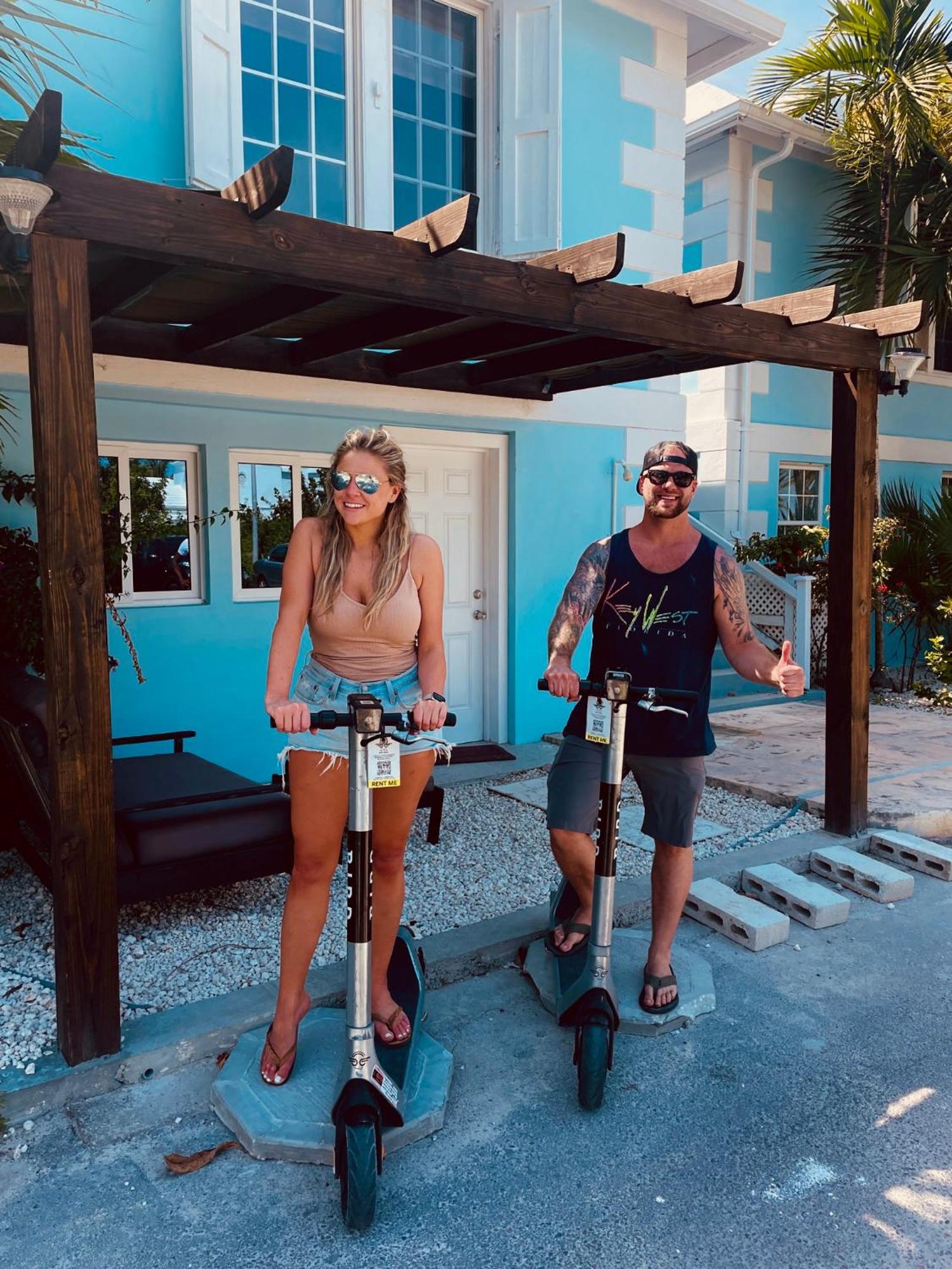 Studio, 100 Feet From The Beach ナッソー エクステリア 写真